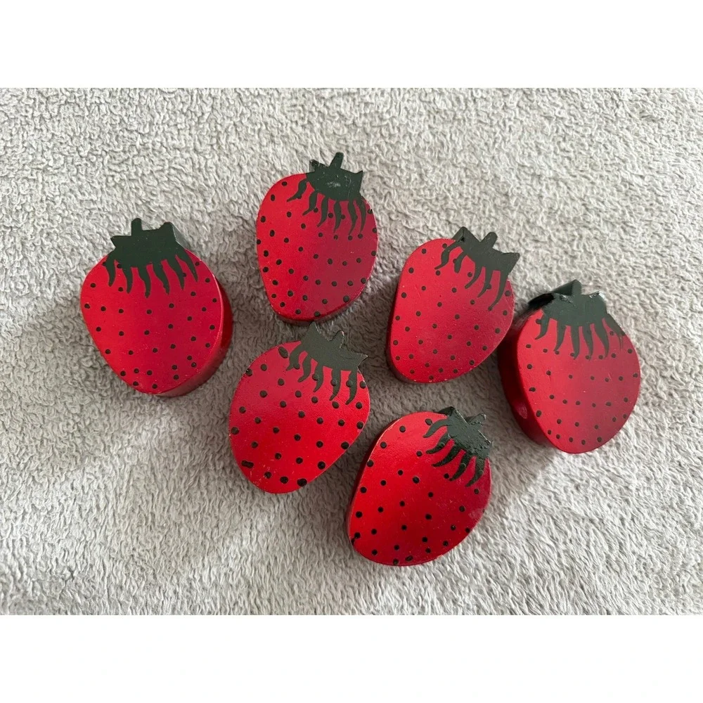 Vintage Wooden Strawberry Napkin Rings Set of 6 Red Fruit‎ Hand Painted Kitchen